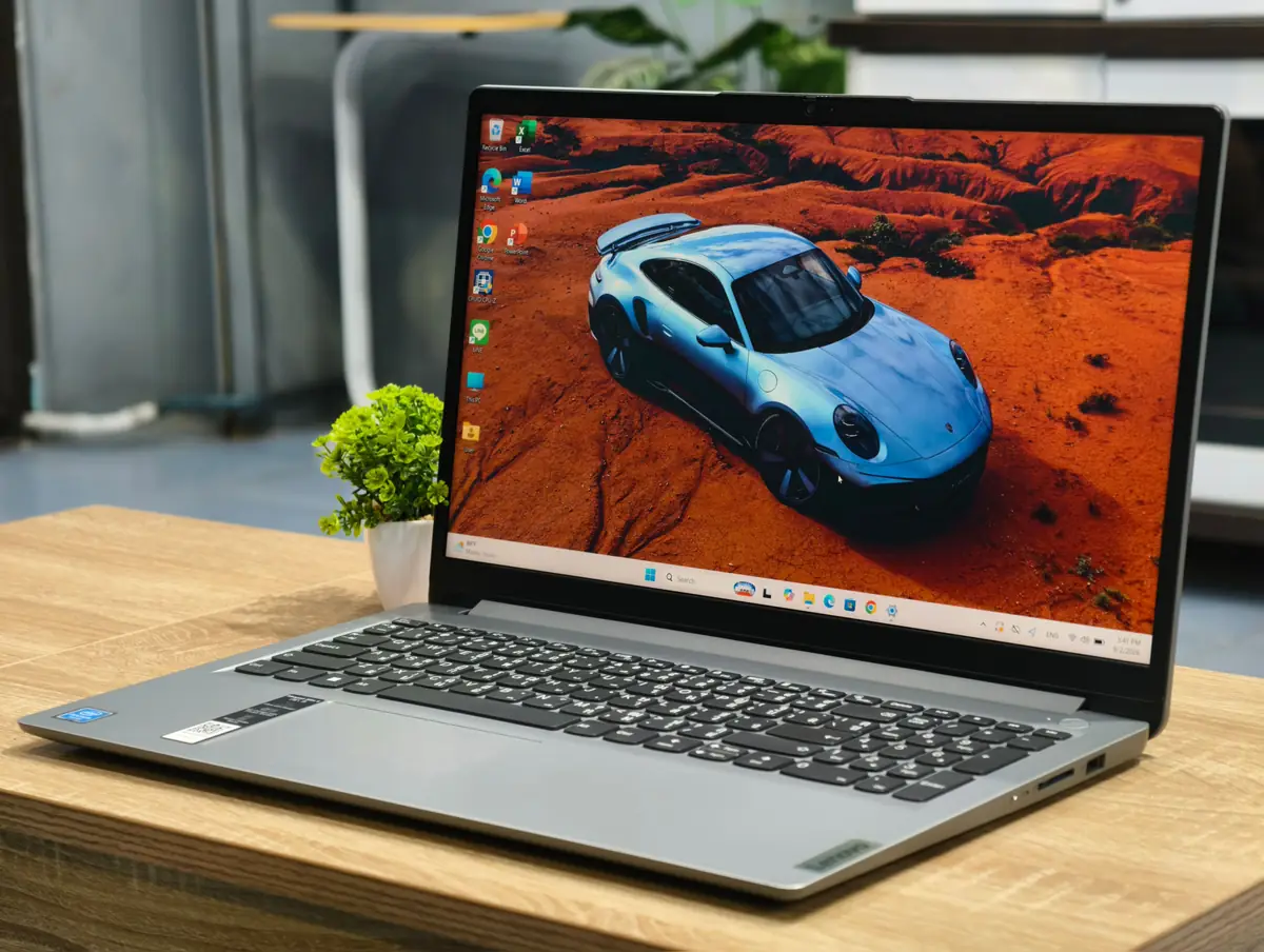โน๊ตบุ๊ค Lenovo 82V7 มือสอง มุมด้านข้าง