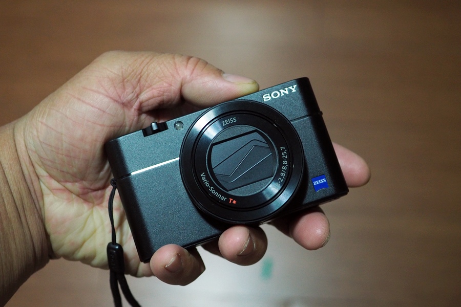 รับซื้อกล้องsony rx100 m5